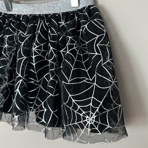 Wonder Nation Black and Silver Spiderweb Tuile Skirt Girls Toddler Size 5T - Picture 3 of 8